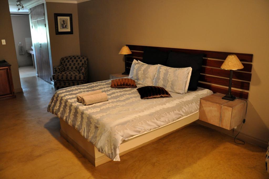 Ukutula Lion Lodge Beestekraal  Phòng bức ảnh