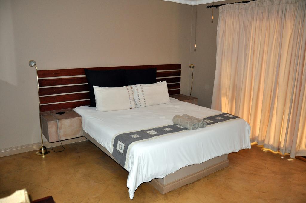 Ukutula Lion Lodge Beestekraal  Phòng bức ảnh