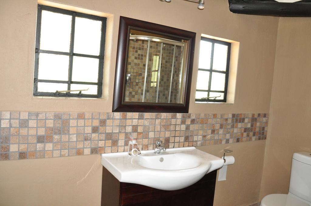 Ukutula Lion Lodge Beestekraal  Phòng bức ảnh