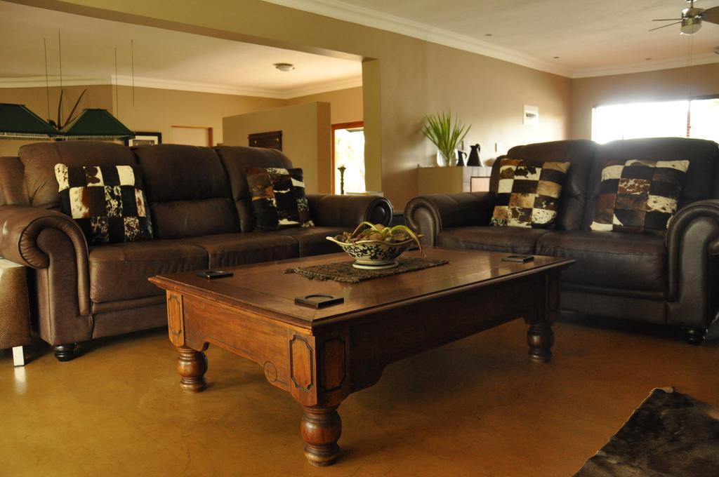 Ukutula Lion Lodge Beestekraal  Phòng bức ảnh