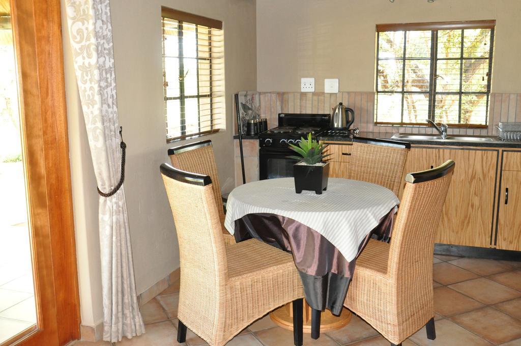 Ukutula Lion Lodge Beestekraal  Phòng bức ảnh